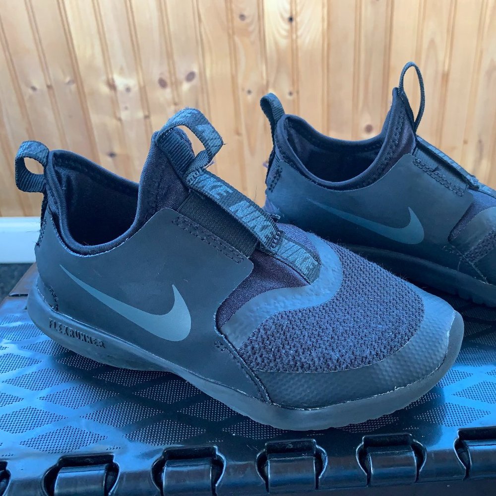 Nike Preschool Flex Runner Size 13.5C